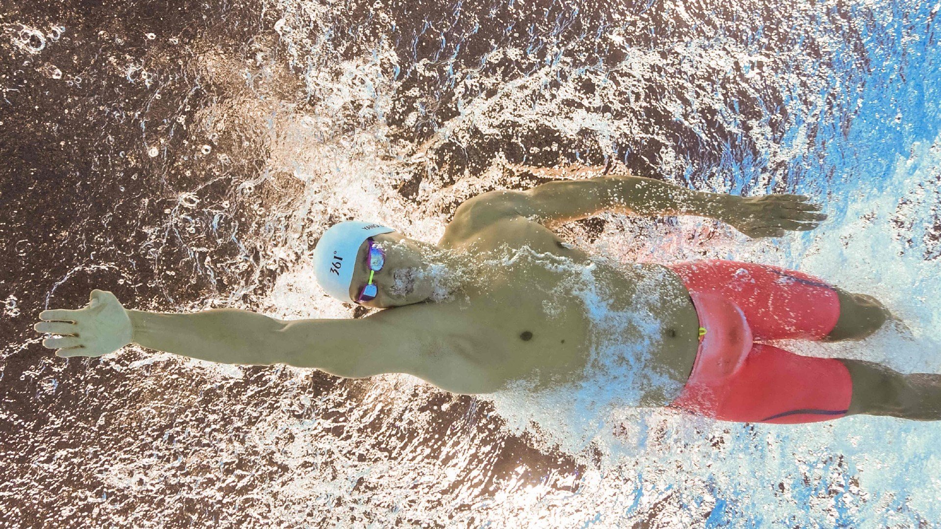 性能优良新型青训装备频出，行业科技创新不断推进，青训品牌